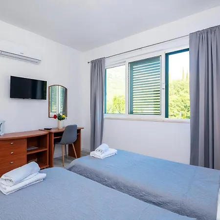 Azzurro Guest house *