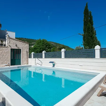 Azzurro 게스트하우스 Komolac