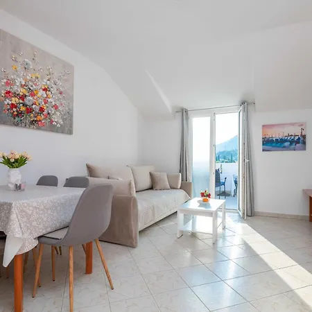 Azzurro Guest house *