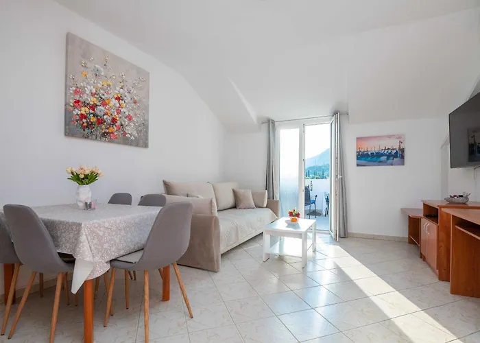 Azzurro Gostinjska kuća 3*